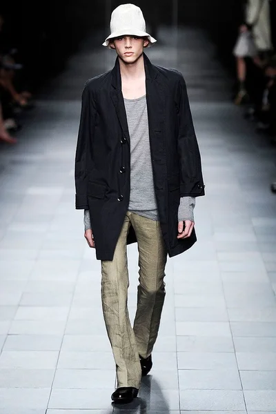 Look 14